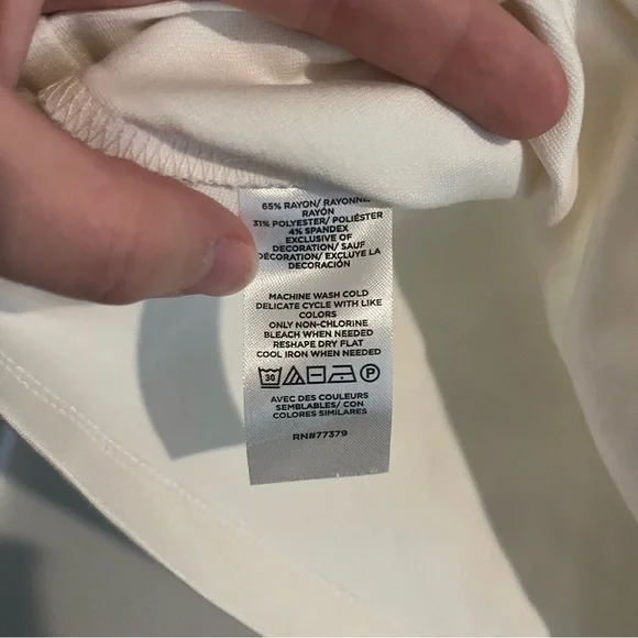 Ann Taylor New With Tags White Blouse With Cutout Design Size Medium - Picture 4 of 5